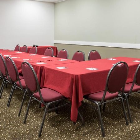 Econo Lodge Inn & Suites Medicine Hat Eksteriør billede