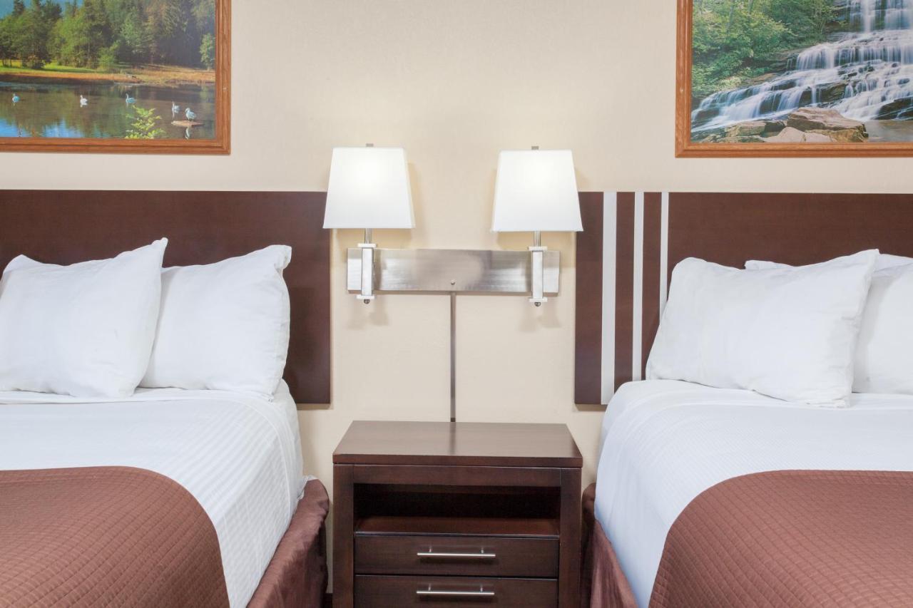 Econo Lodge Inn & Suites Medicine Hat Eksteriør billede