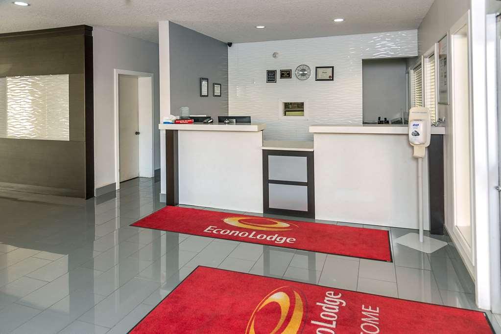 Econo Lodge Inn & Suites Medicine Hat Interiør billede