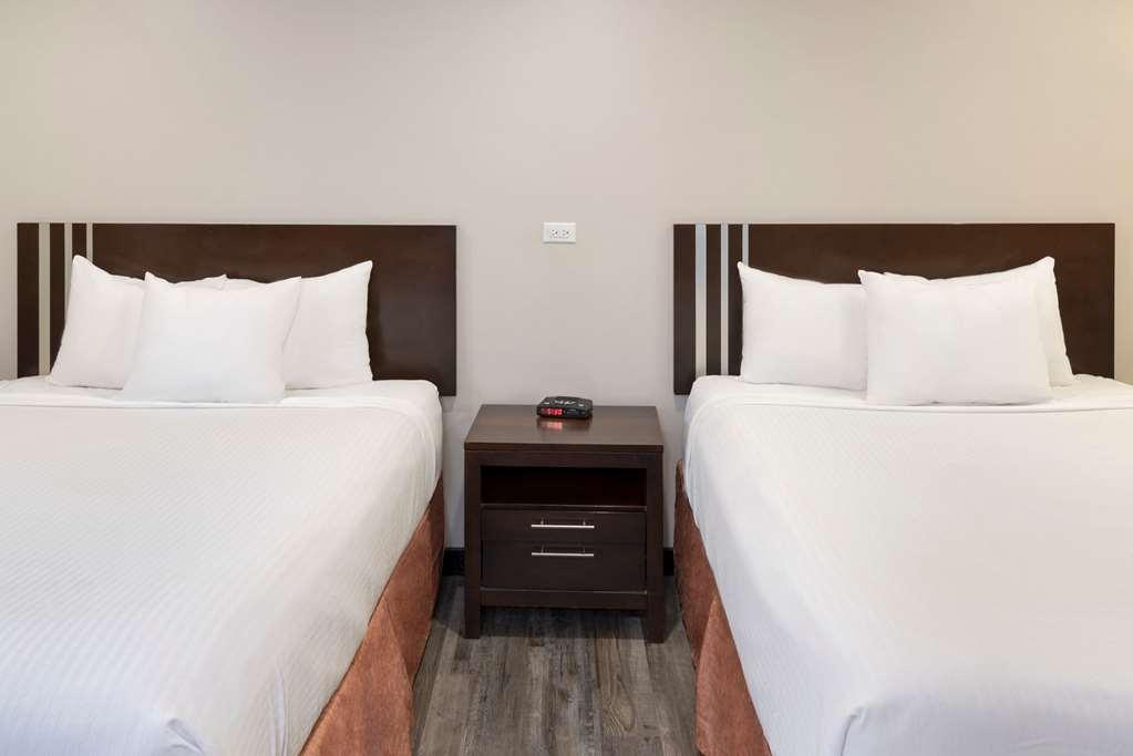Econo Lodge Inn & Suites Medicine Hat Værelse billede