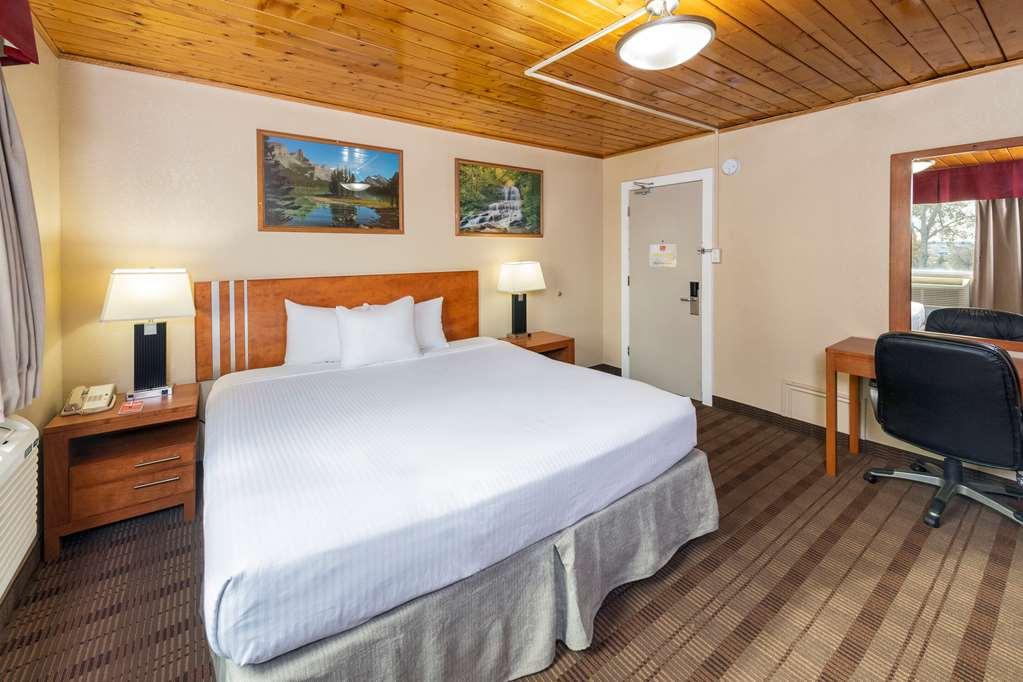 Econo Lodge Inn & Suites Medicine Hat Værelse billede