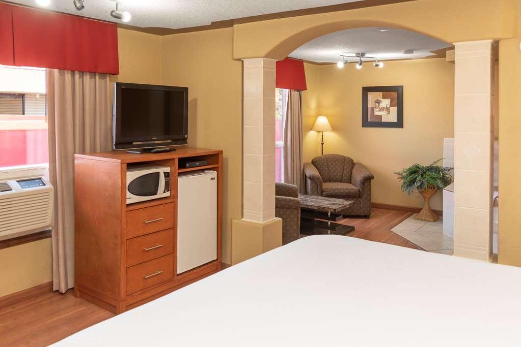 Econo Lodge Inn & Suites Medicine Hat Værelse billede